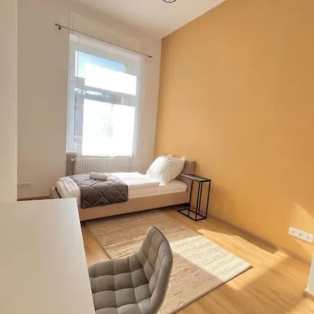 Charmanter, Gemuetlicher Altbau -zentrumsnah *